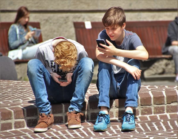 As a Doctor and a Parent, I See a Silent Crisis in How Our Kids Move, And It Starts With the Phone Screen